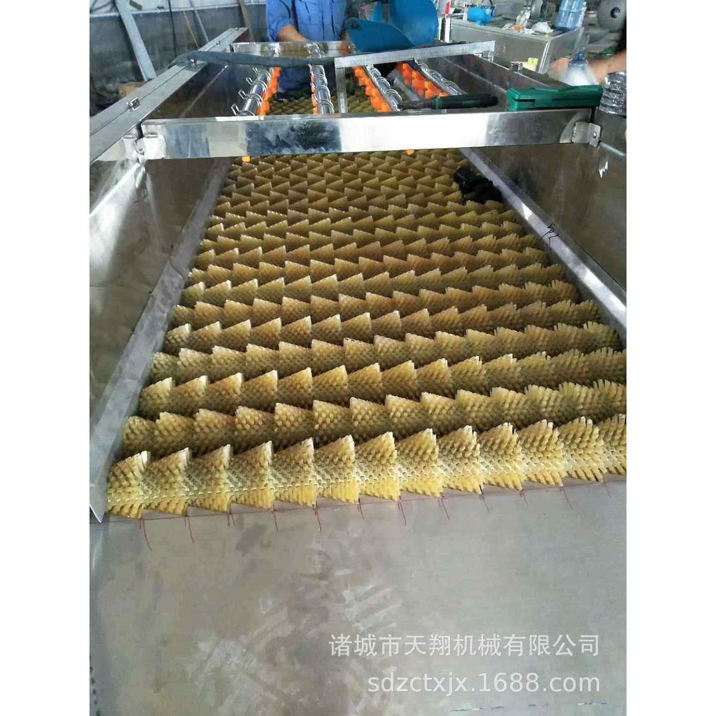 萝卜清洗机甜橙毛辊清洗机，洗泥去沙喷淋清洗机