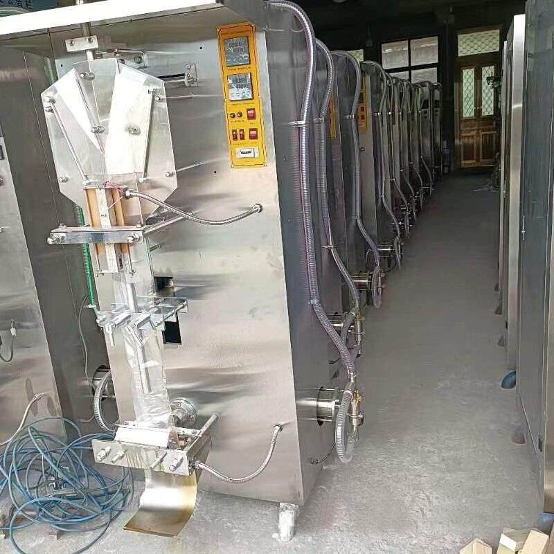 全自动定量饮用水果汁饮料黄酒酱油袋装灌装机封口外贸液体包装机