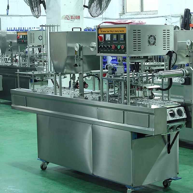 全自动一出二灌装封口机奶茶饮品塑料易拉罐自动封口机