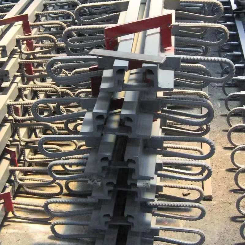 桥梁伸缩缝公路建筑变形缝梳齿板人行道变位C40型D型E型F型伸缩缝