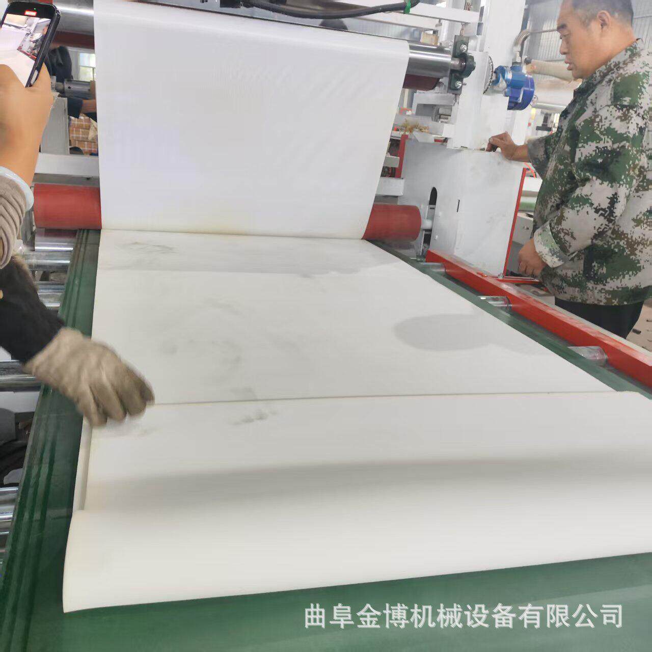 XPS挤塑板铝膜覆膜机自带背胶铝箔平贴机保温泡沫板铝箔复合机