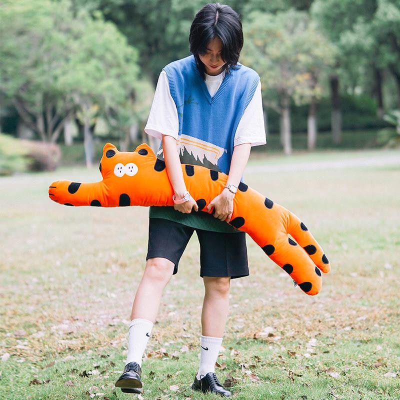 三狸萌礼原创毛绒长条枕老虎睡觉夹腿可拆洗抱枕可爱女生礼物床围