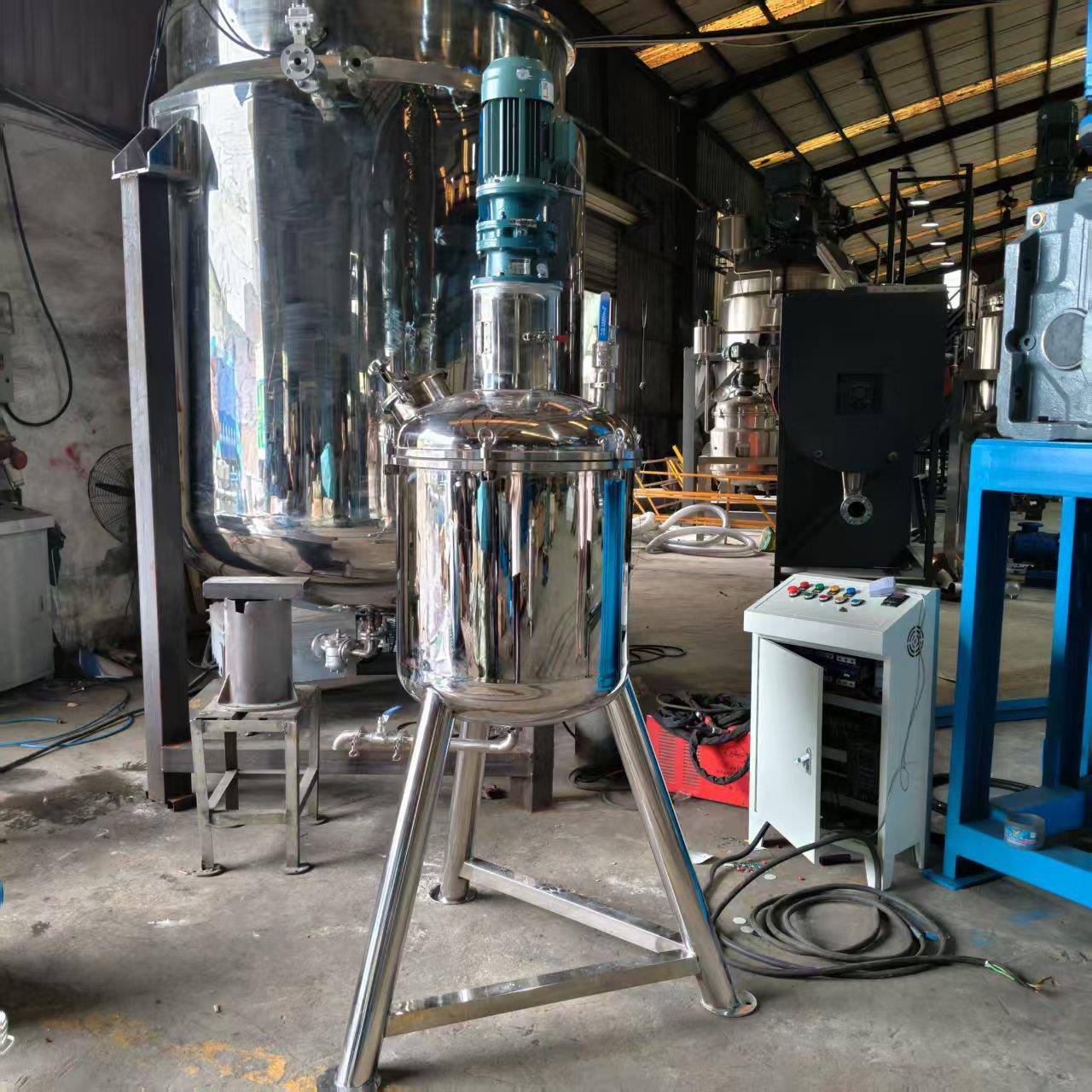 东莞设备200升双镜面搅拌罐洗衣液搅拌机树脂切削液搅拌罐