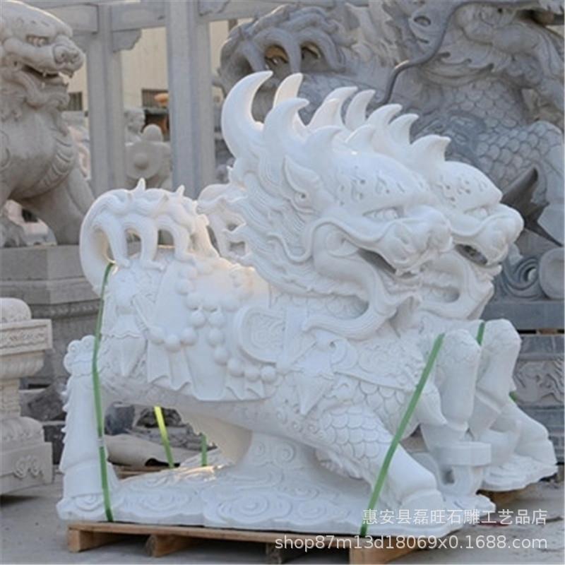 厂家直销石雕麒麟 景区大门做旧汉白玉麒麟一对 墓地石麒麟现货