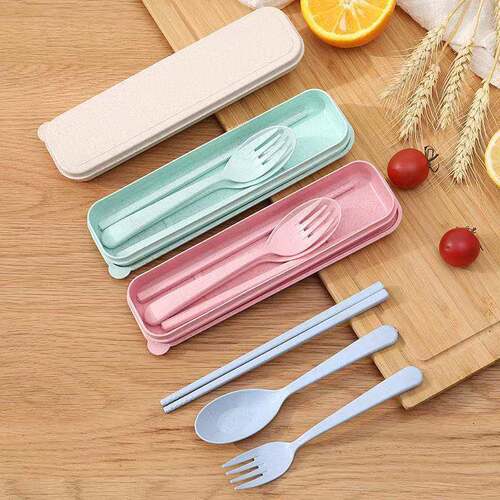 Wheat straw cutlery set including spoon, fork, and chopstick