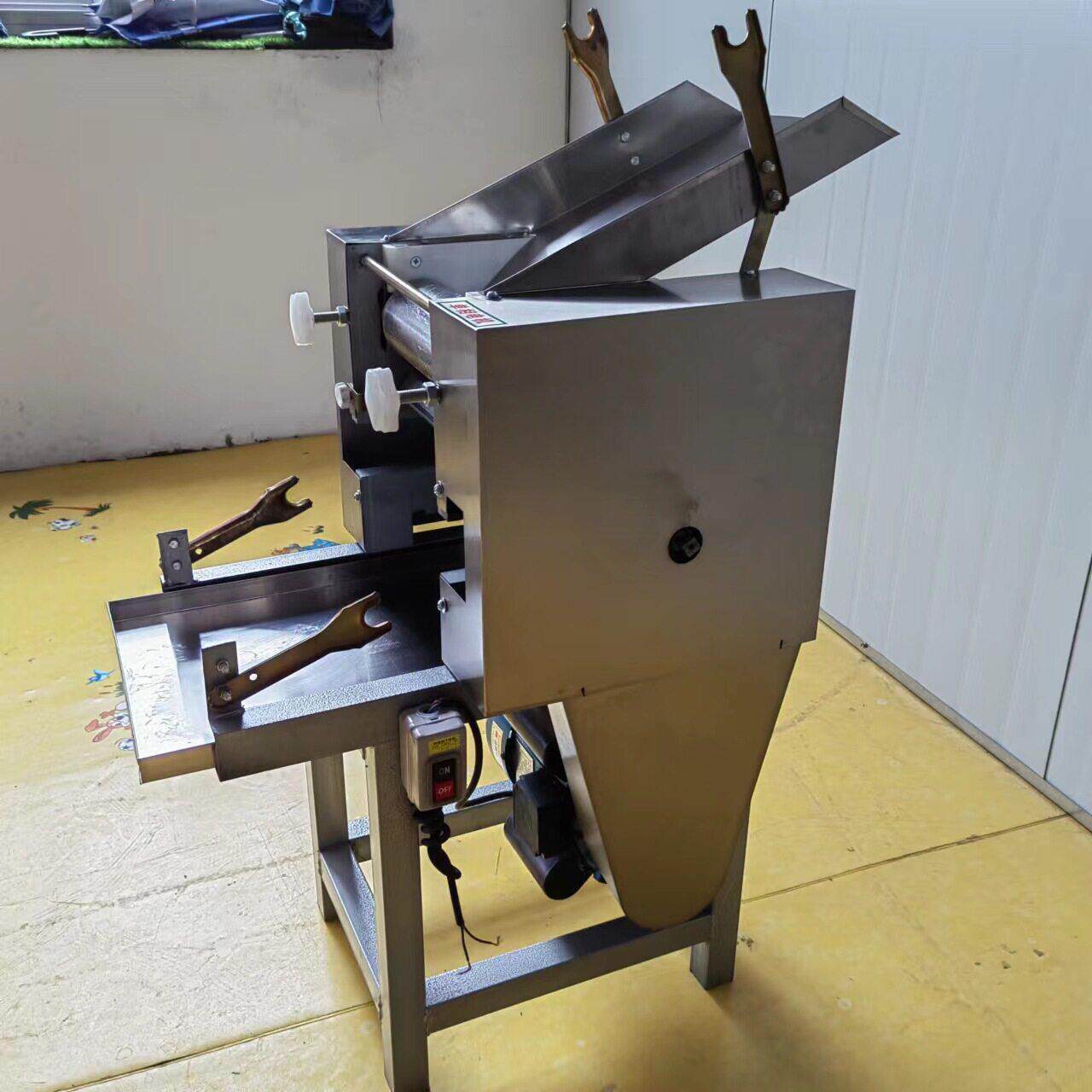 厂家销售商用压面机食堂多功能面条机刀削面圆面条扁面条压面机