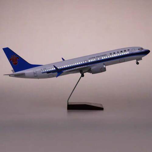 带轮子带灯南方航空南航客机飞机模型波音737MAX仿真拼装民航航模