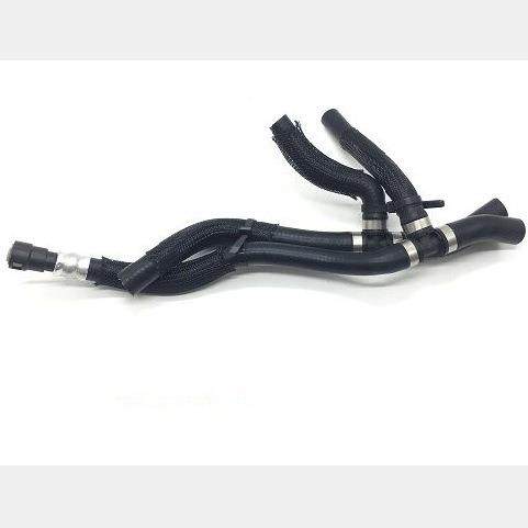 DB5Z-18472G适用于福特探险者2.3暖风机水管接暖风箱