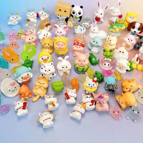 Miniature figurine blind bags as small gifts, rewards for el
