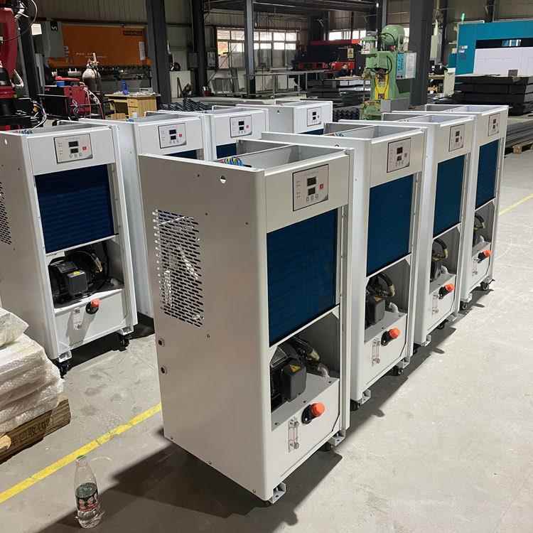 佛山工业油冷机生产厂家，带油泵带油箱，制冷量1500W+可按样加工
