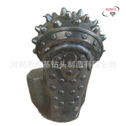 基桩桥梁旋挖工程使用八寸半牙轮掌片岩石地层钻进使用215牙掌