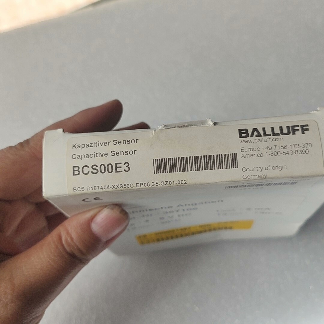 BALLUFF 电容式传感器 BCS D18T404-XXS