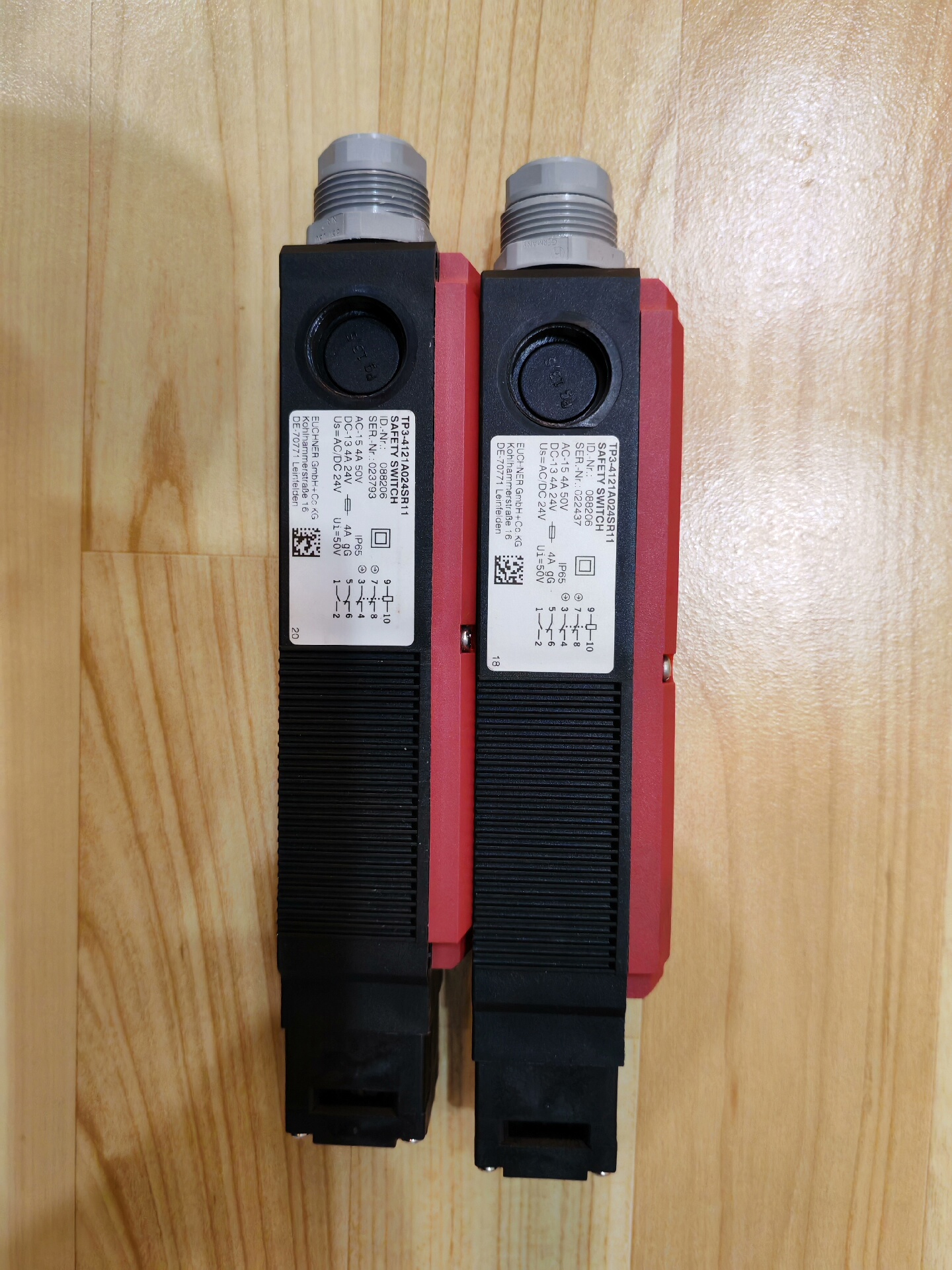 2个EUCHNER门锁TP3-4121A024SR11，单价