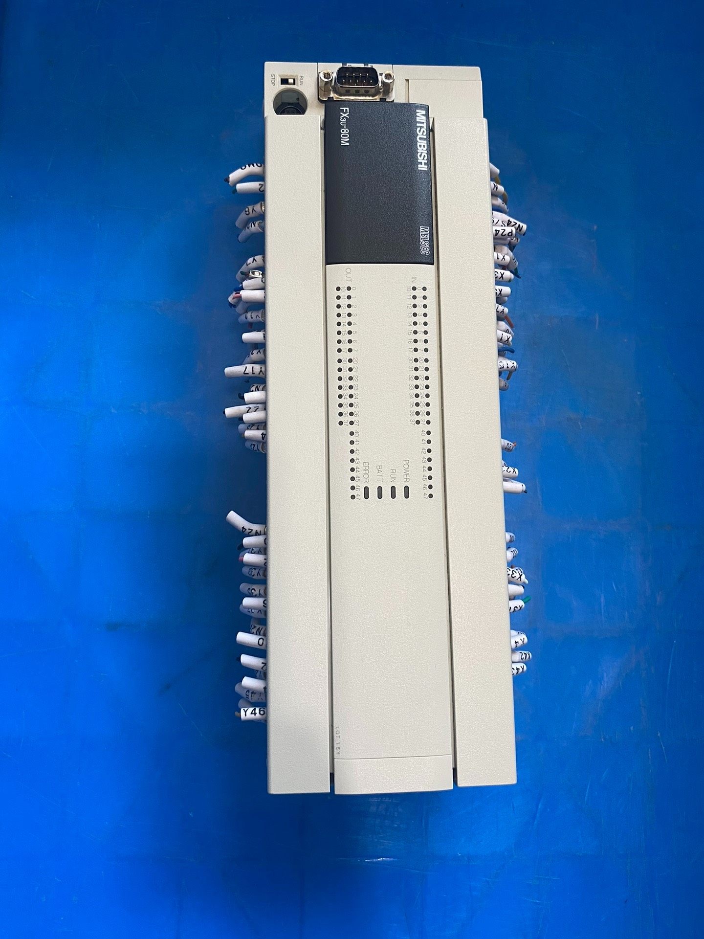 三菱可编程控制器，型号FX3U-80MT/ES-A，附带23