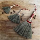 手工编织芒草扫把节日挂件家用桌面阳台笤帚车用软毛扫帚防静电扫