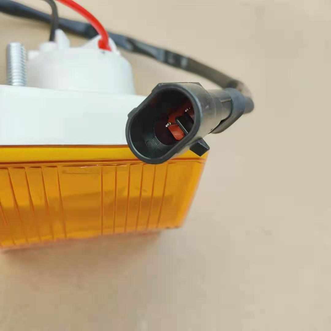 适配陕汽德龙X3000叶子板转向灯新M3000挡泥板边灯F30车门灯X5000