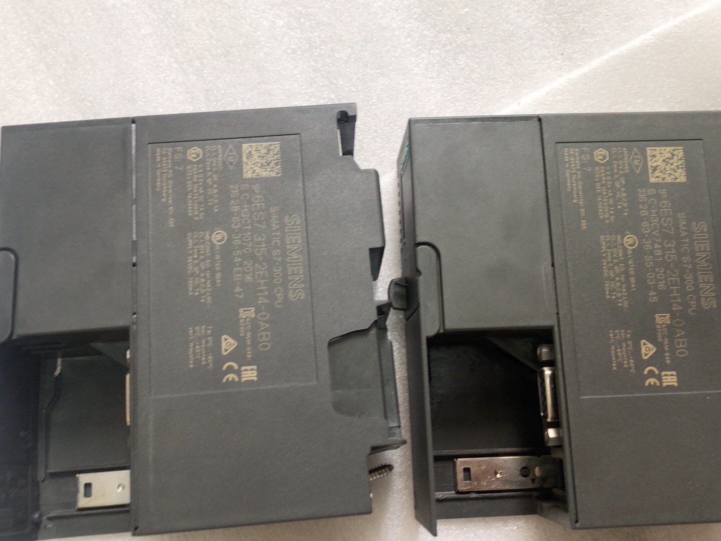 西门子SIMATIC S7-300 PLC，型号6ES7 3