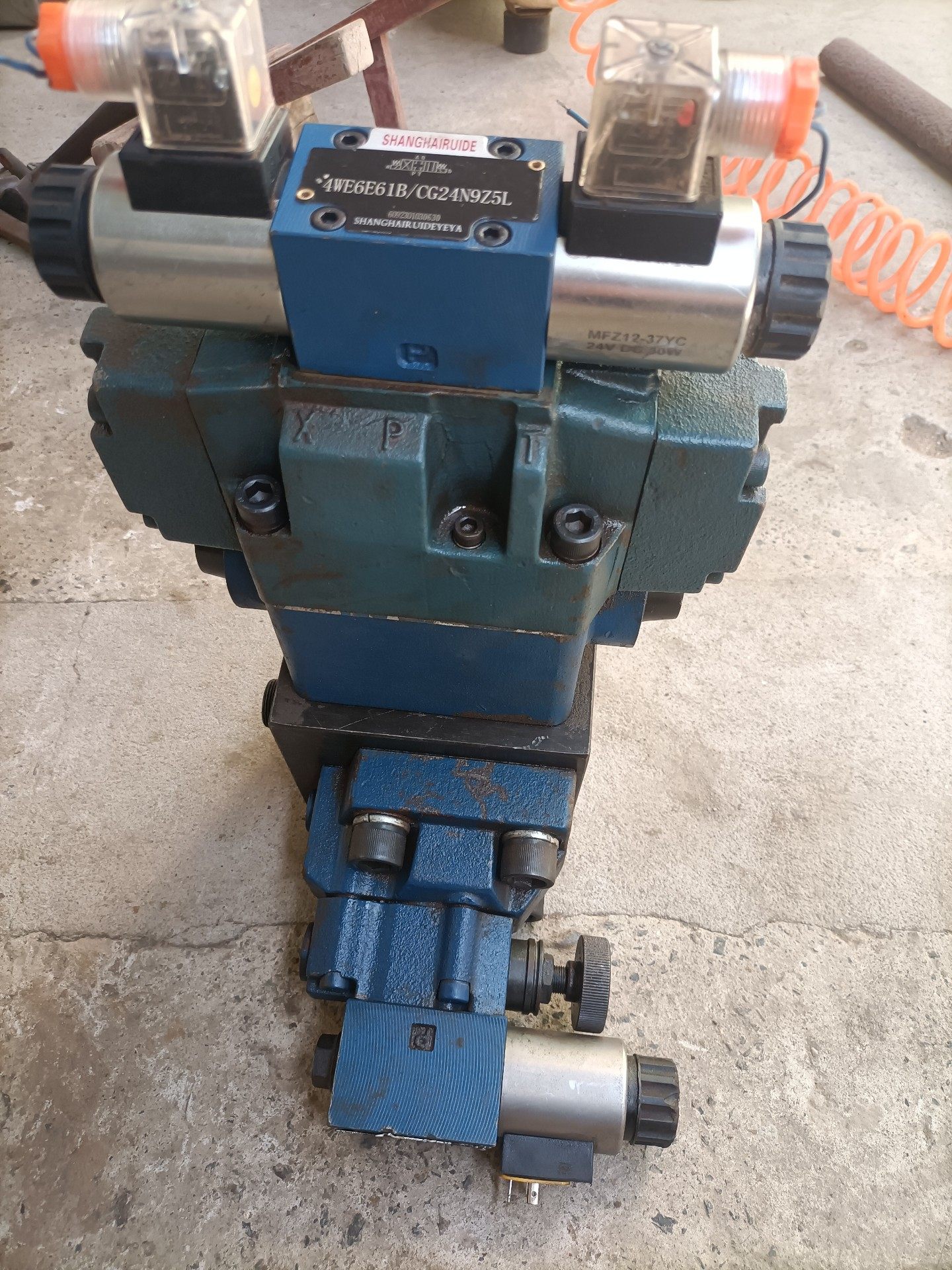 液压系统配件油泵油路组，50吨100吨通用，电动控制，带电磁