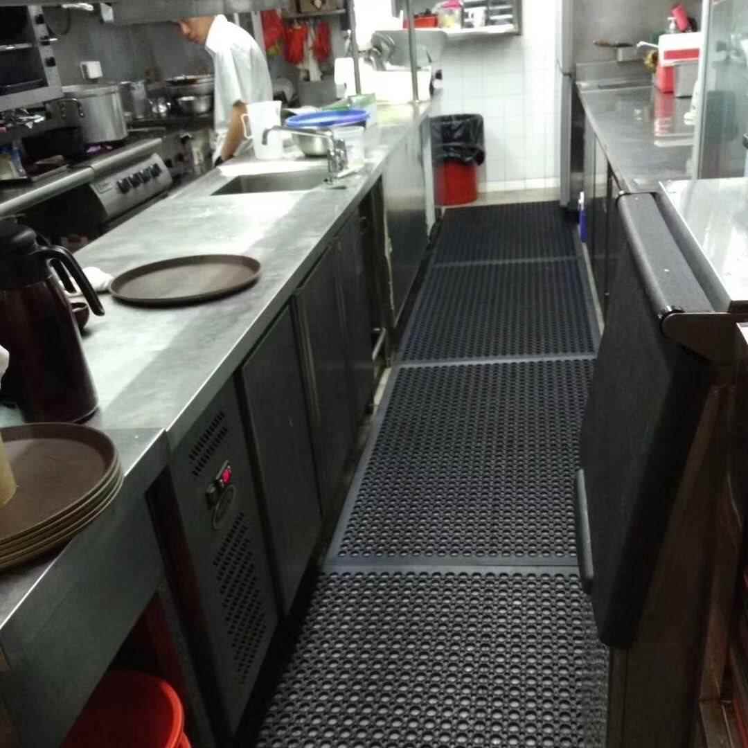 厨房防滑垫防油防水防摔餐厅HLS店吧耐酒磨胶地板饭垫脚垫拼橡接