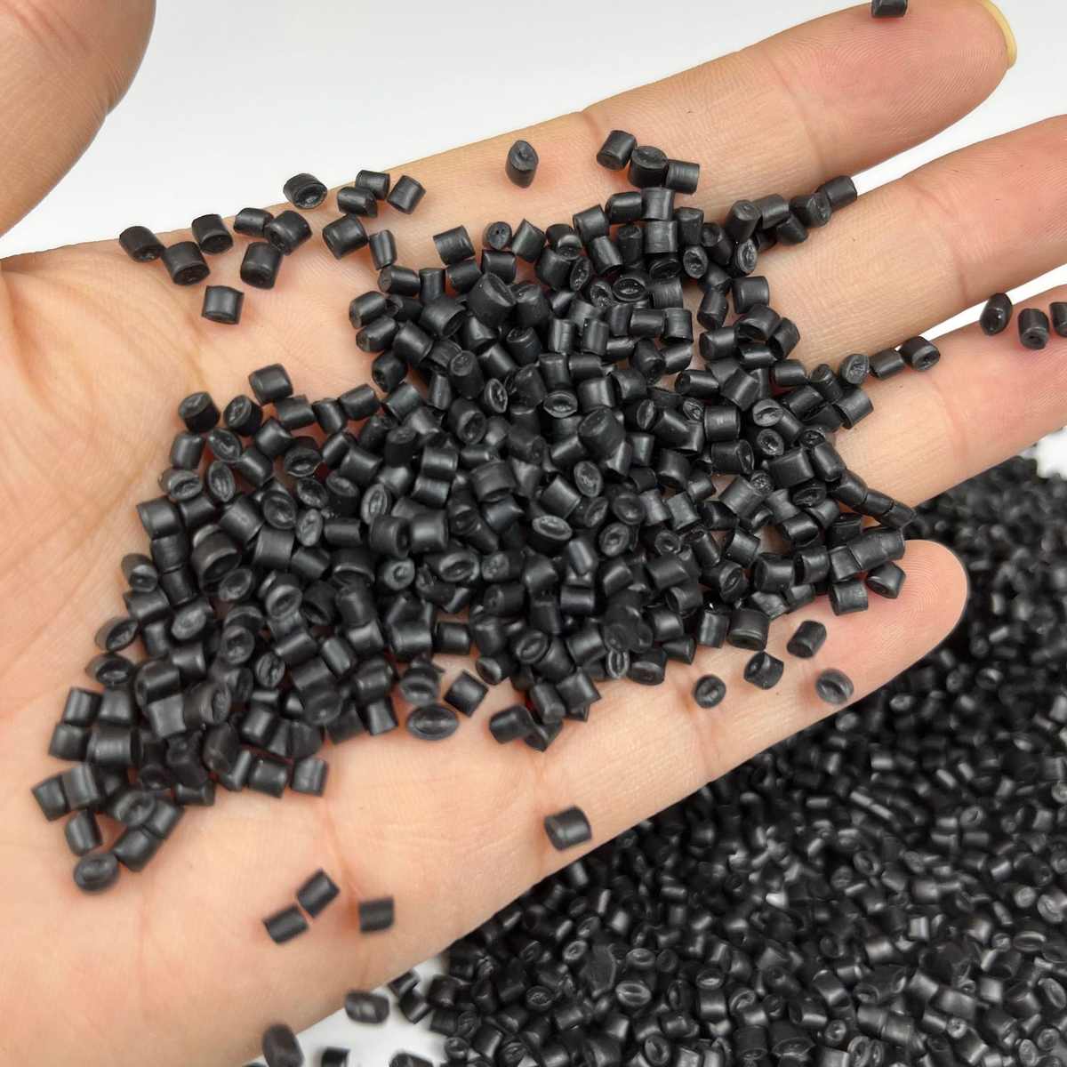 黑色PP工程聚丙颗粒 水果筐汽车料改姓高韧性pp再生塑料颗粒厂家