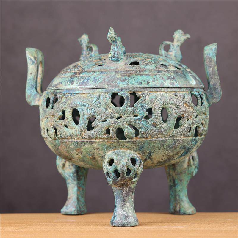 汉代古青铜器卧虎宝鼎 青铜圆鼎 三足镂空熏鼎绿绣古玩收藏品
