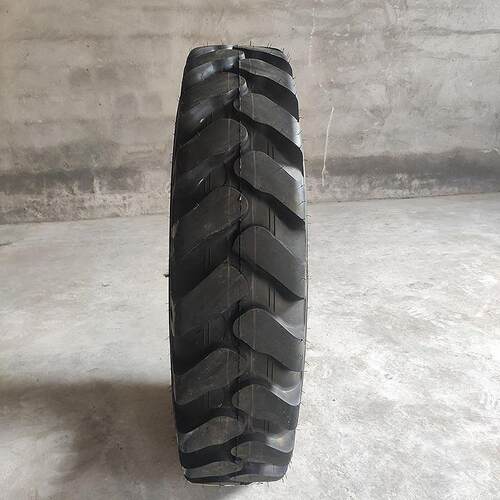 前进工业轮胎 9.00-20轮胎 E-2M花纹 轮式挖掘机轮胎