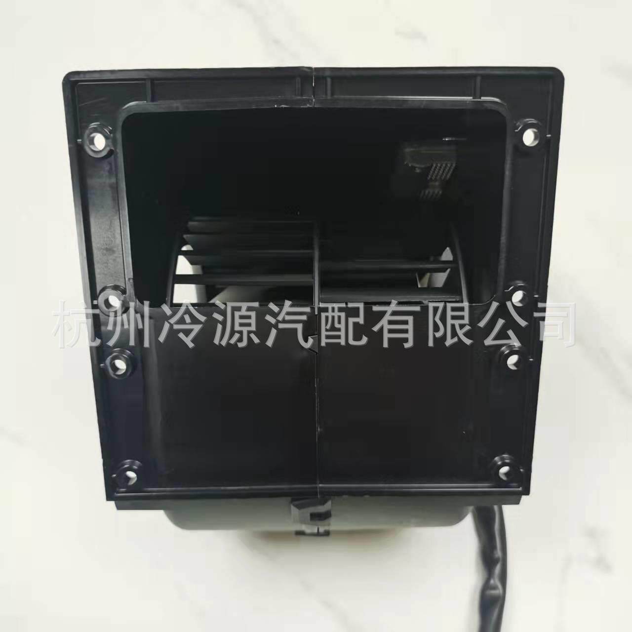 供应替代spal 010-B70-74D 24V 211W 鼓风机