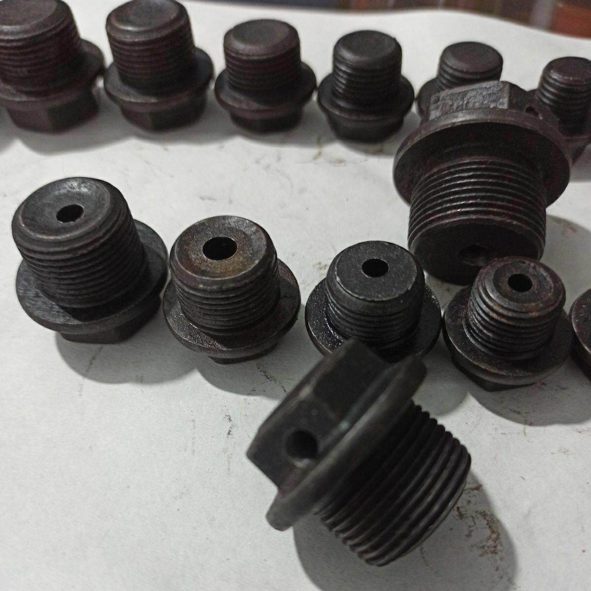 旋耕机齿轮箱变速箱排气螺丝,带孔,油堵 丝扣14 16 18 20/22油堵