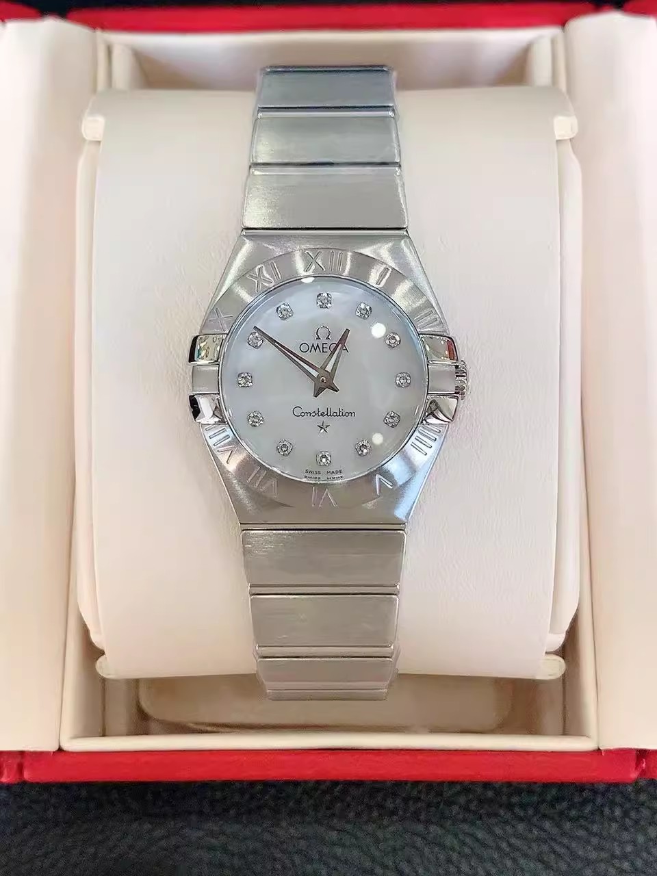 [9.8新]欧米茄星座女表贝母面27mm石英手表123.10.27.60.55.001