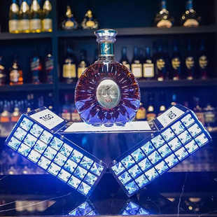 酒吧夜场发光酒座激光底座香槟座洋酒座LED酒托架红酒展示架黑桃A