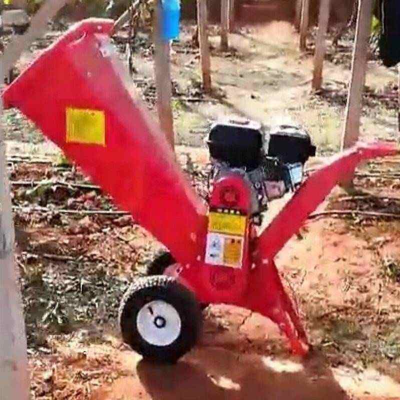 汽油碎枝机树枝秸秆电动粉碎机柴油木材树叶枝条果枝碎木机可移动