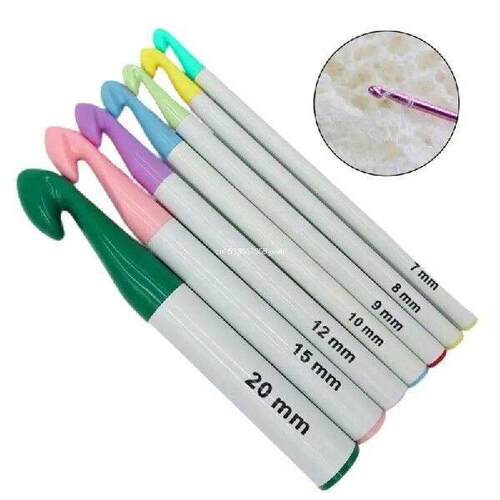 7 Pieces Huge Plastic Handle Crochet Hooks Set Large Size