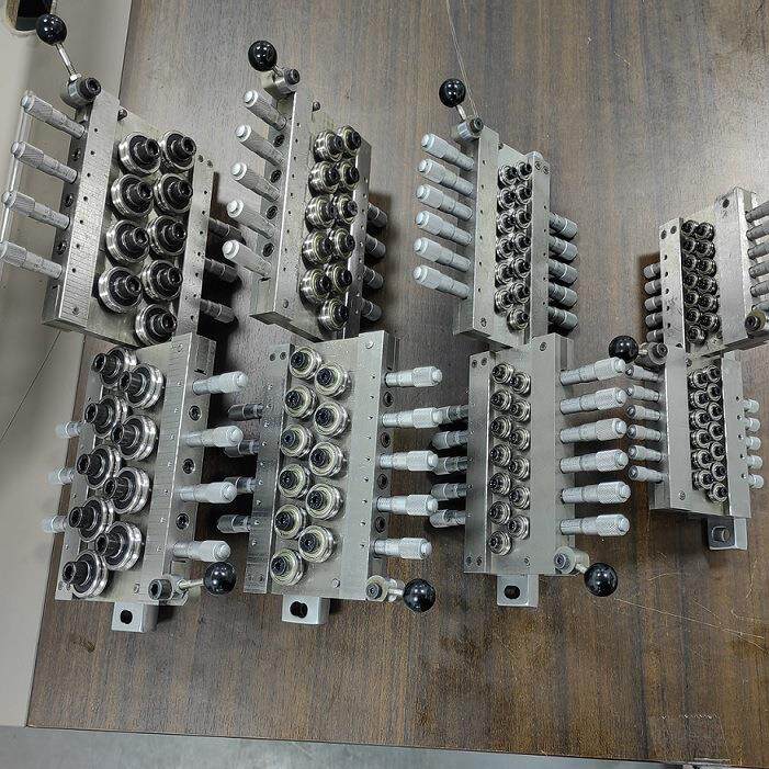 线材校直器矫直器不锈钢拉丝机拉直器千分尺调节厂家型材
