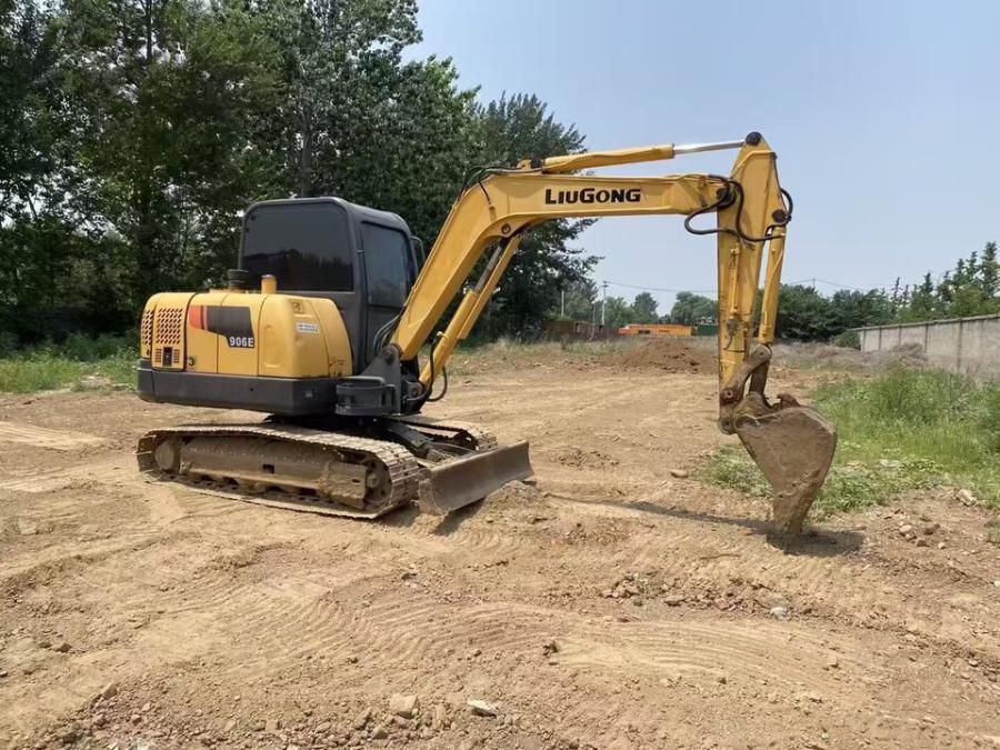 12月1日北京柳工906挖掘机网络拍卖公告