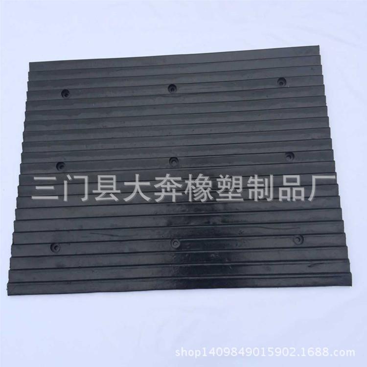 厂家供应实心坡道减噪板 7孔防噪板 压不裂地下停车场设施等产品