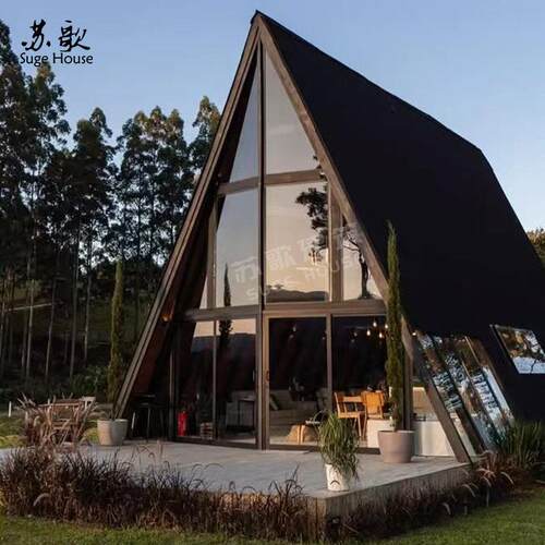 景区露营地钢结构玻璃阳光房星空房设计建造创意三角木屋度假别墅