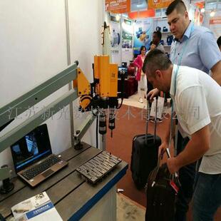 新光伺服电动摇臂攻丝机M6 M24万向型智能触摸屏电动攻丝机高效