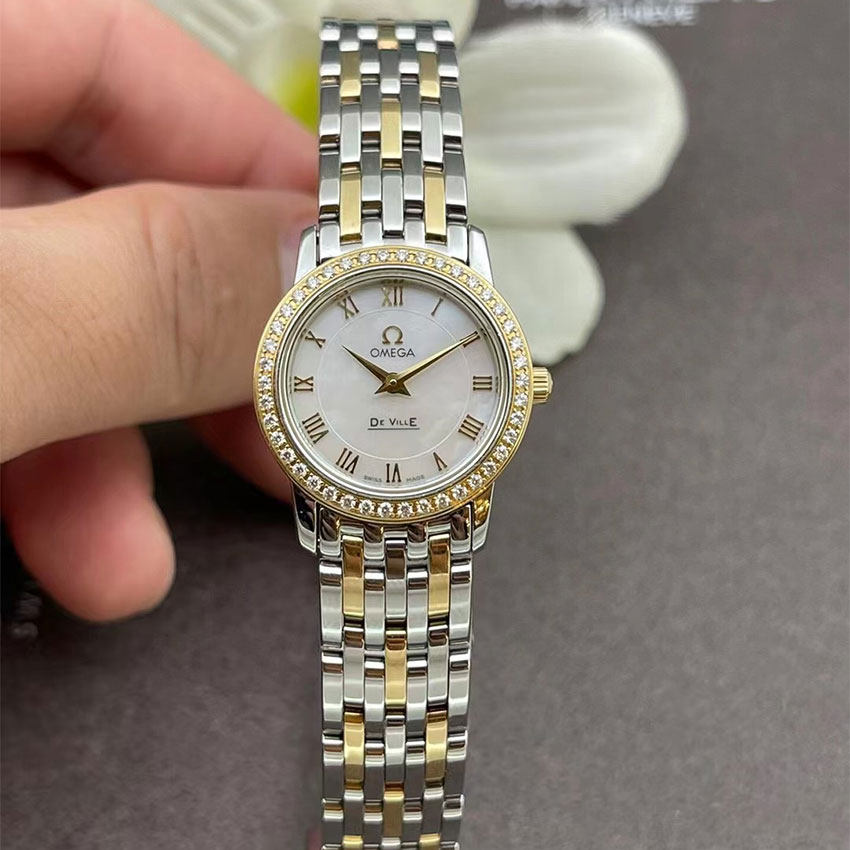 一口价公价4.26万 9.8新欧米茄碟飞腕表石英女表4375.71.00