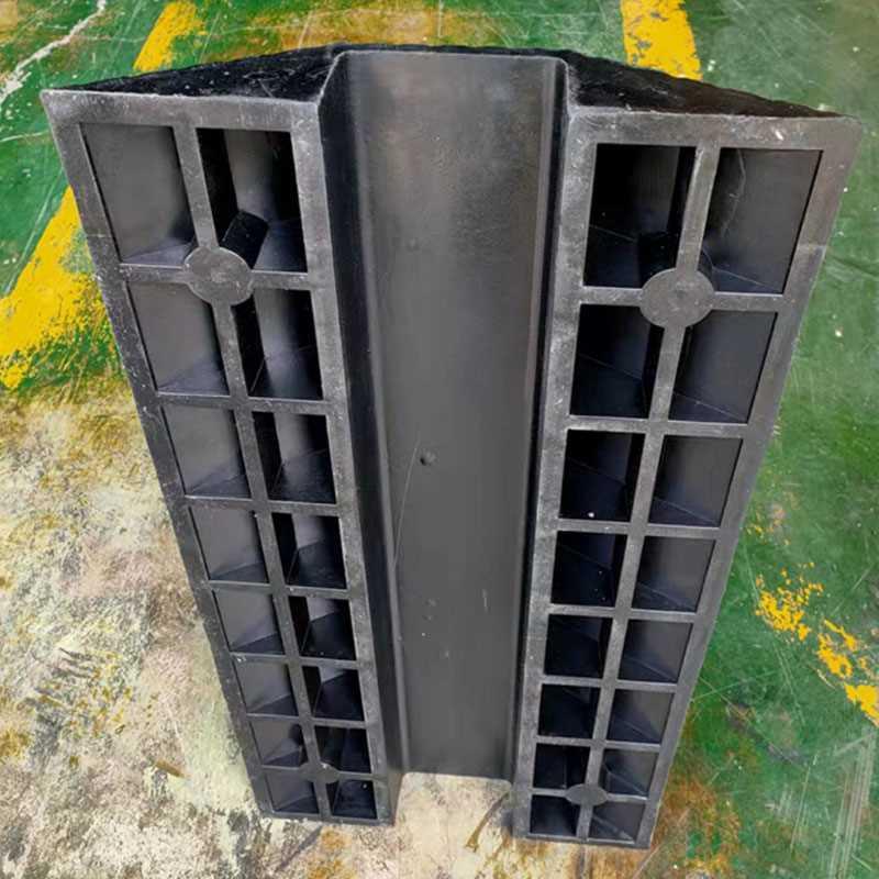 桥型过线槽门槛垫双斜坡路沿坡线缆护槽门坎垫汽车斜坡垫减速带