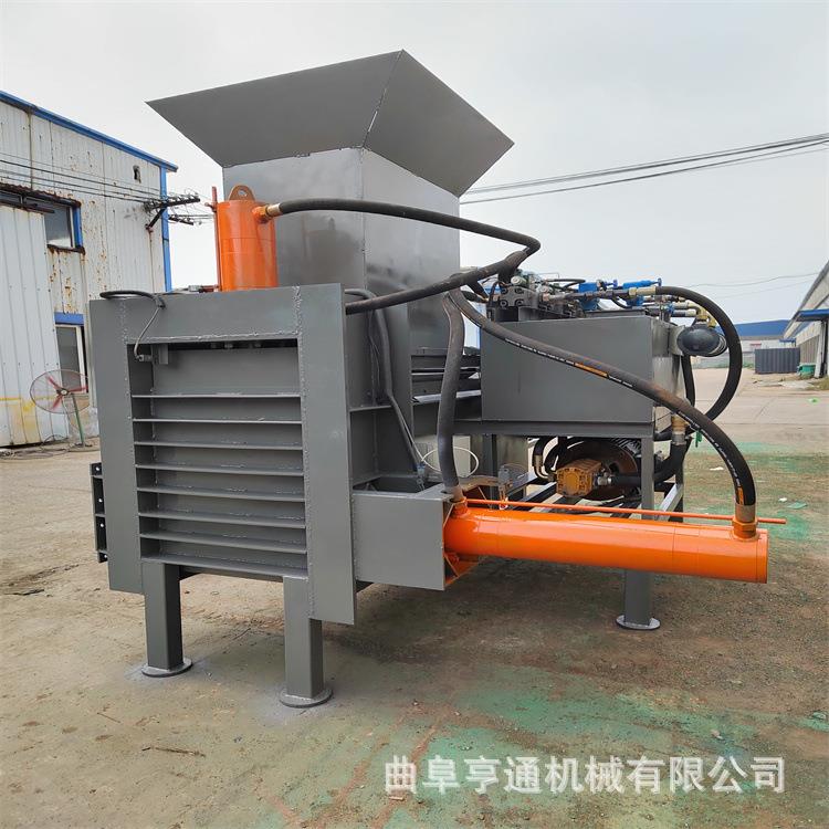 秆合综秸利用成套设备三缸CUM卧式液打包草料压压块套袋机