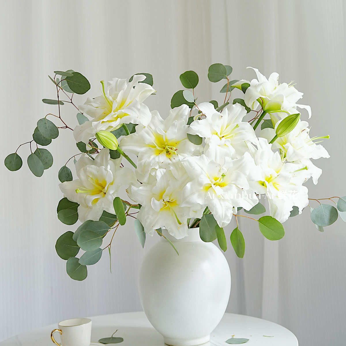 进口引进有香味无花粉白色重瓣百合鲜花插花水养节日送花云南直发