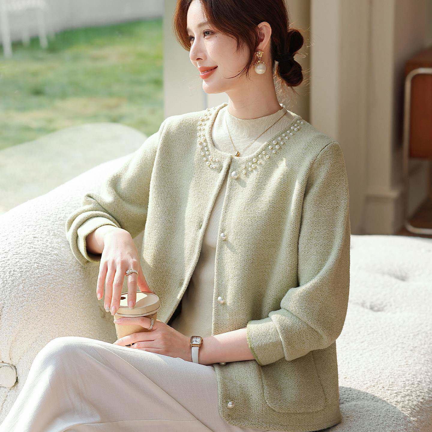 妈妈春装小香风针织开衫洋派外套中老年女装2026新款春秋外搭上衣