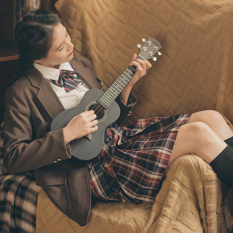 akeshi23尤克里里初学入门女生款初学者乌克丽丽演奏级ukulele男
