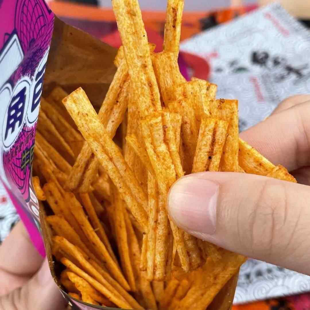 童年怀旧经典网红零食香铛铛酒鬼手撕牛肉味辣条五角包辣片素食味