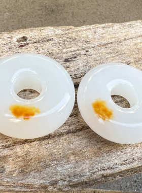 阿富汗玉手把件带皮色大平安扣男士手玩件羊脂白玉圆形扣子工艺品