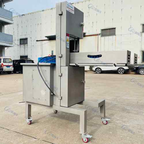 o厂家直销蓝色食品级夹持输送带肉制品食品厂猪蹄劈半机切半机