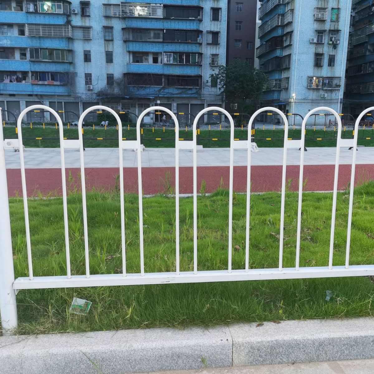 厂家市政人行道护栏隔离公路防式围栏京生产马路护栏安全交通设施