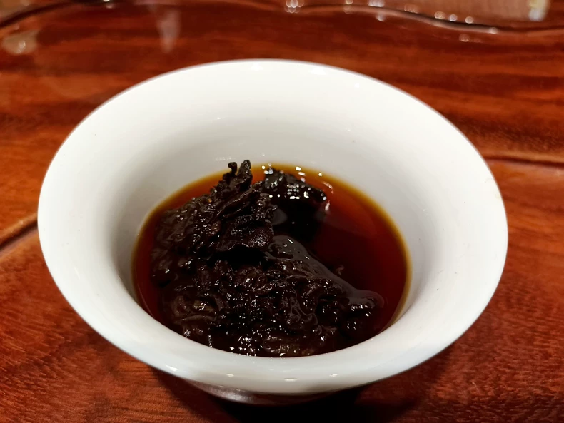低價處理2005年古樹普洱熟茶老茶頭-250克 普洱茶 BUASHOP普洱老茶