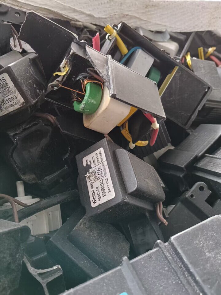3月26日岳阳处置报废小变压器约5吨。打包价格处理。可过磅。（代发物流）网络拍卖公告
