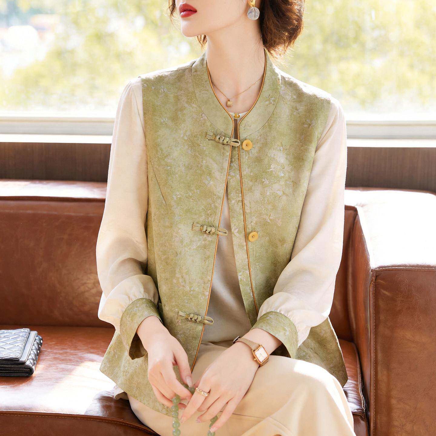 妈妈春装印花盘扣马甲上衣两件套端庄大气中老年女新中式真丝外套
